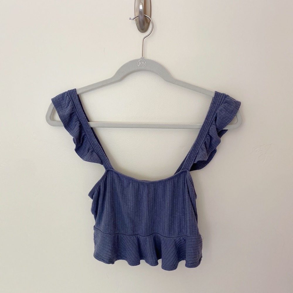 Urban Outiftters Ruffle Top💙